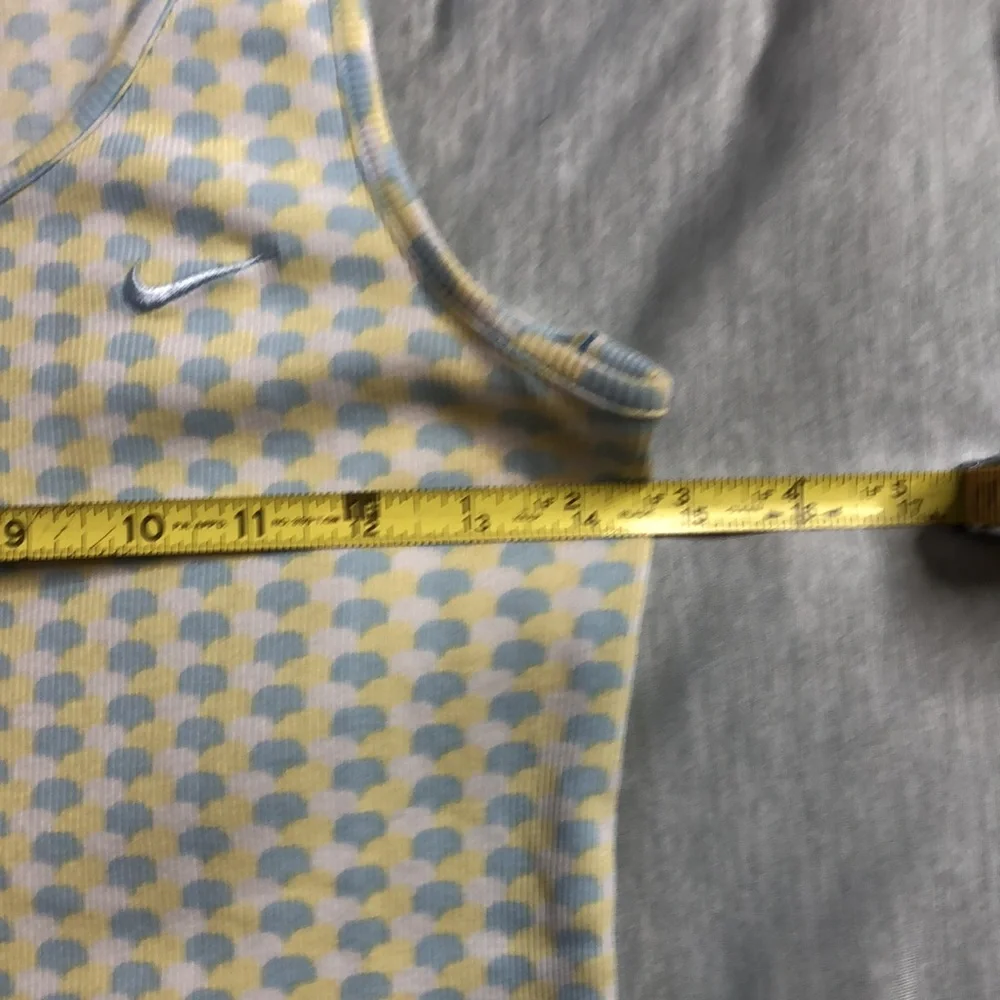 Nike Tank size Large